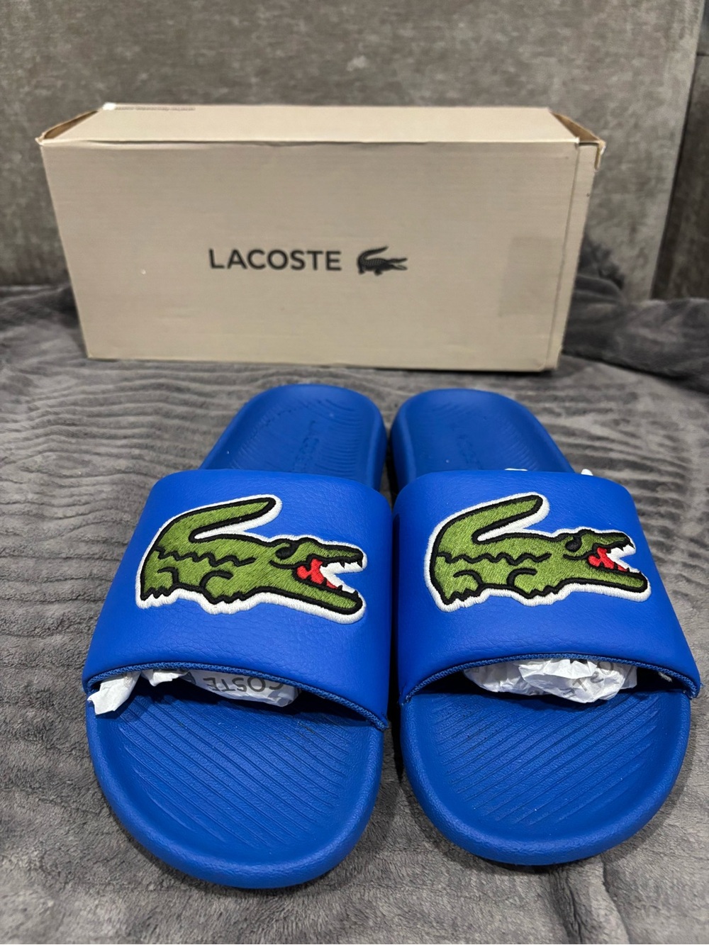 BNIB Lacoste slides